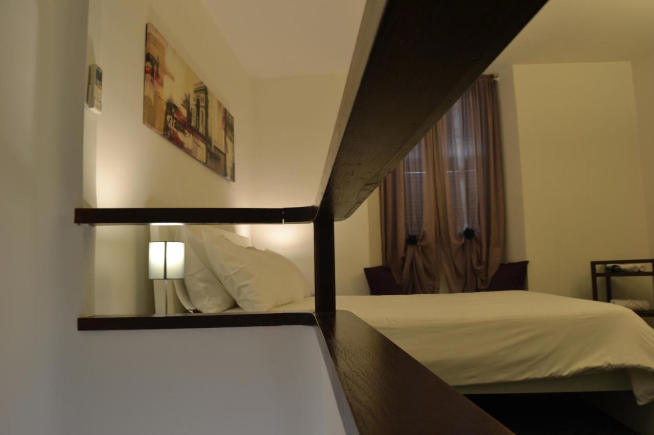 רומא Palazzo Velli Suites מראה חיצוני תמונה